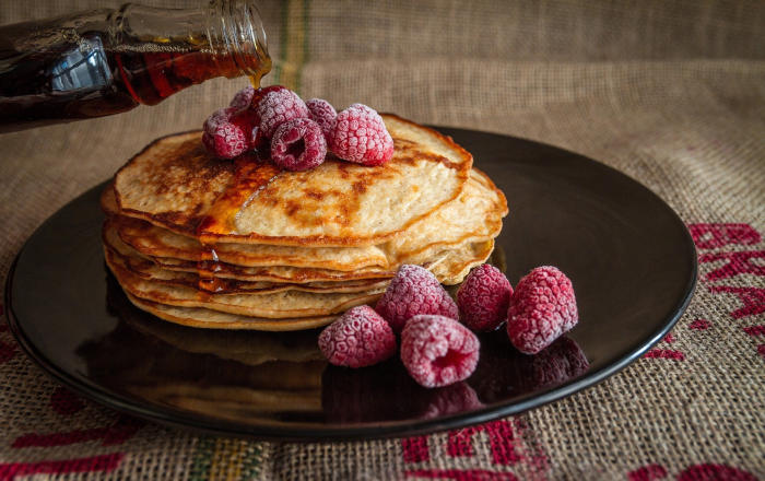 pancakes-cu-fructe pancakes cu fructe